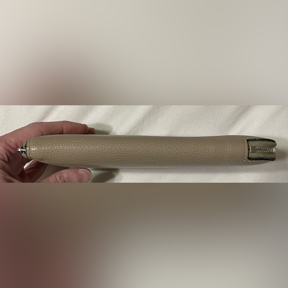 Beautiful Celine Authentic Vintage Taupe Leather Wallet w/ Gorgeous Red Interior - Picture 8 of 16